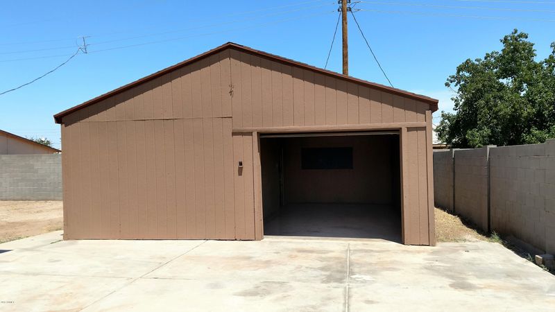 3325 N 80th Dr, Phoenix, AZ 85033