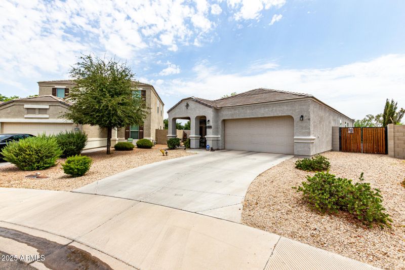 33259 N Bowles Dr, San Tan Valley, AZ 85144