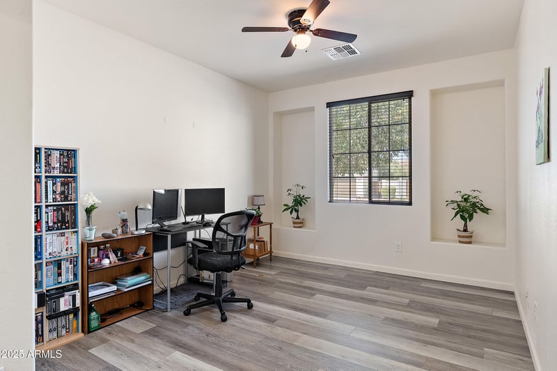 3326 31st St, Mesa, AZ 85213