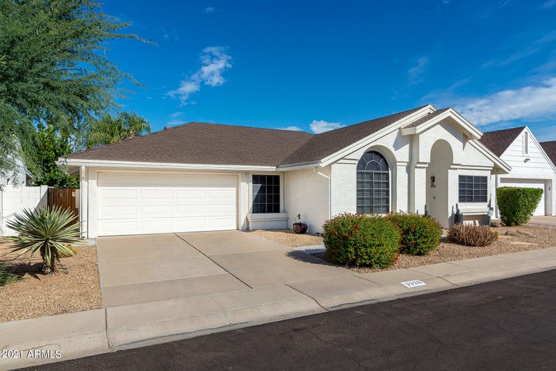 3326 E Wescott Dr, Phoenix, AZ 85050