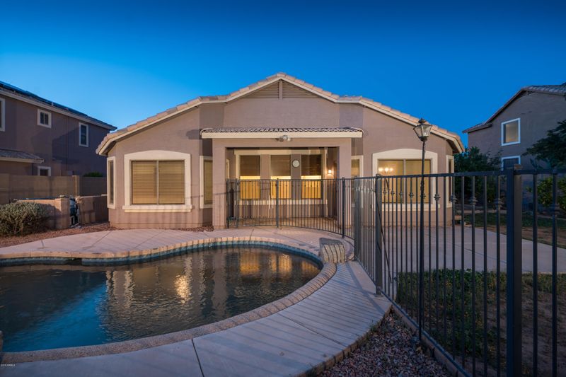 3327 E Chickadee Rd, Gilbert, AZ 85297