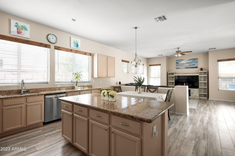 3327 E Jacinto Ave, Mesa, AZ 85204