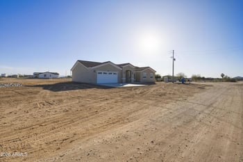 33279 Alta Vista Rd, Tonopah, AZ 85354