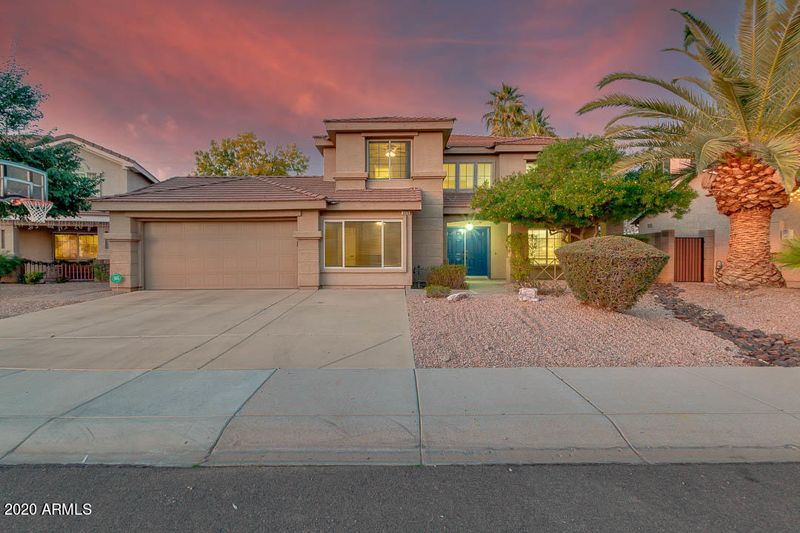 3328 E Menadota Dr, Phoenix, AZ 85050