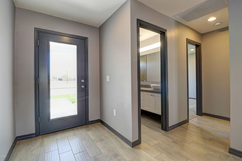 3328 N 57th Ave, Phoenix, AZ 85031