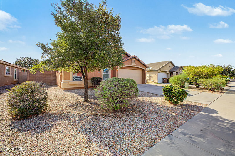 33288 N Sandstone Dr, San Tan Valley, AZ 85143
