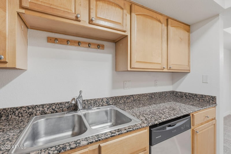 3329 Danbury Dr #F116, Phoenix, AZ 85053