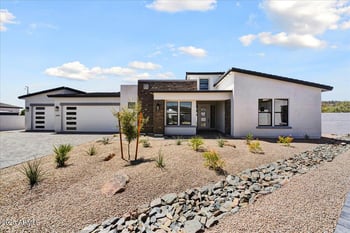 3329 Desert Dawn Dr, Phoenix, AZ 85083