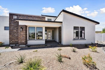 3329 Desert Dawn Dr, Phoenix, AZ 85083