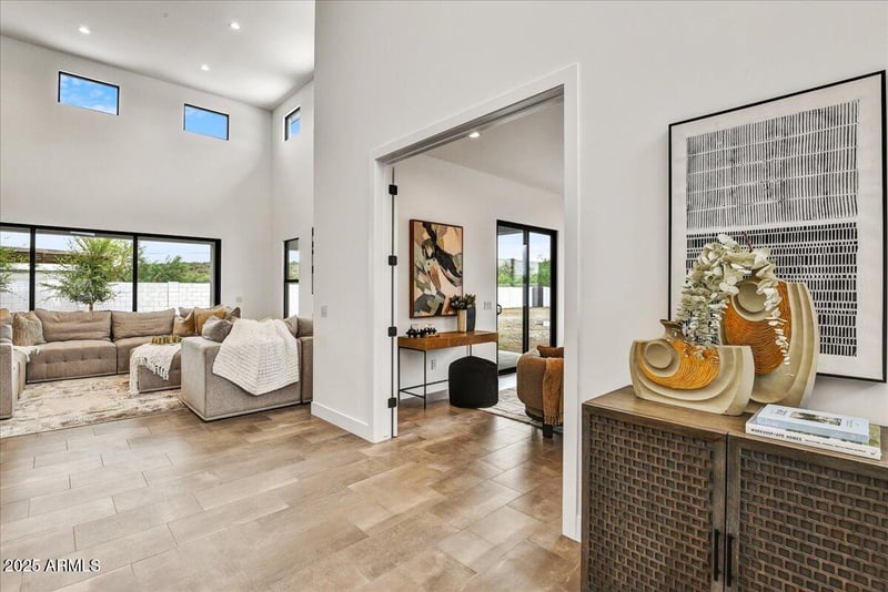 3329 Desert Dawn Dr, Phoenix, AZ 85083