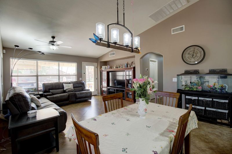 3329 W Williams Dr, Phoenix, AZ 85027