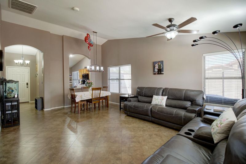 3329 W Williams Dr, Phoenix, AZ 85027