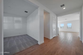 333 Flax Dr, San Tan Valley, AZ 85140