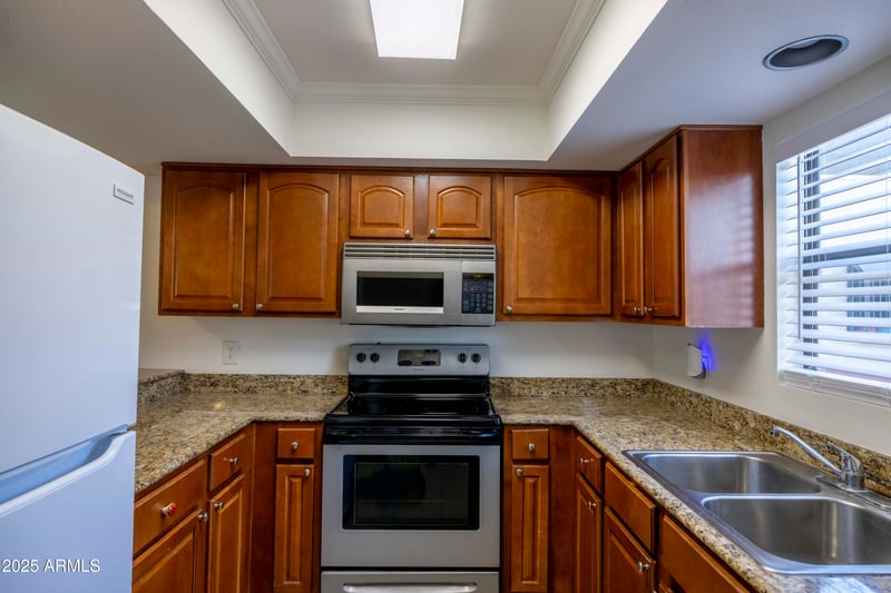 3330 Danbury Dr #E203, Phoenix, AZ 85053