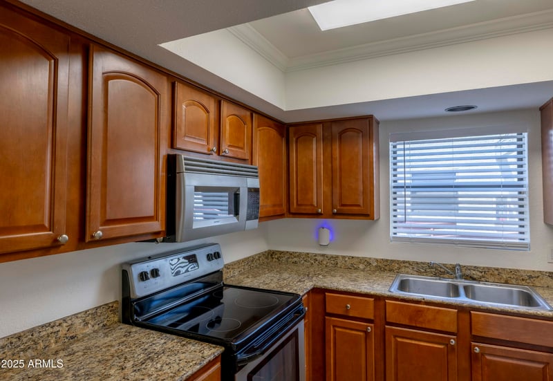 3330 Danbury Dr #E203, Phoenix, AZ 85053