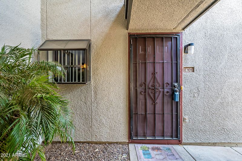 3330 W Danbury Dr #E101, Phoenix, AZ 85053