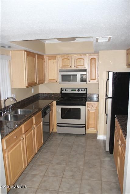 3330 W Danbury Dr #E107, Phoenix, AZ 85053