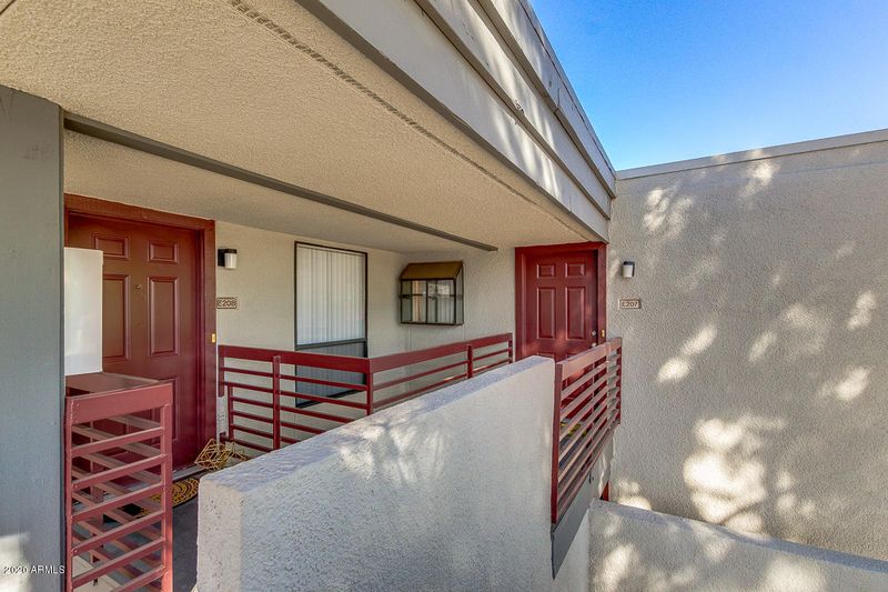 3330 W Danbury Dr #E207, Phoenix, AZ 85053