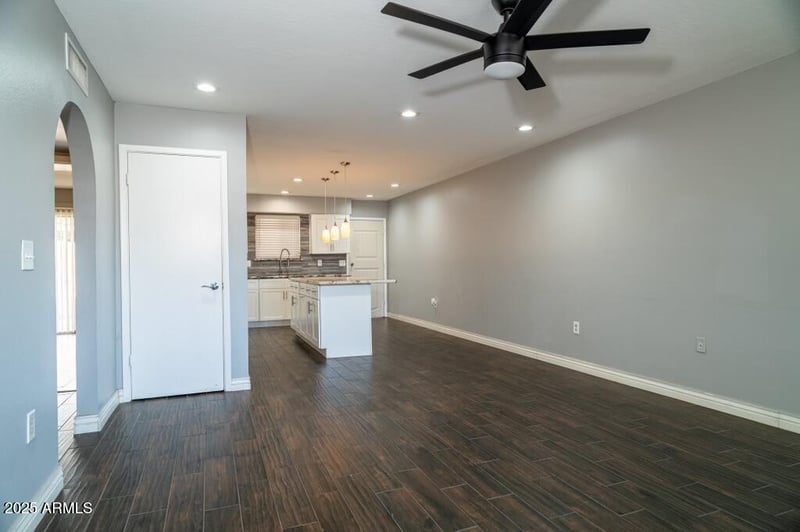 3331 Del Monico Ln, Phoenix, AZ 85051