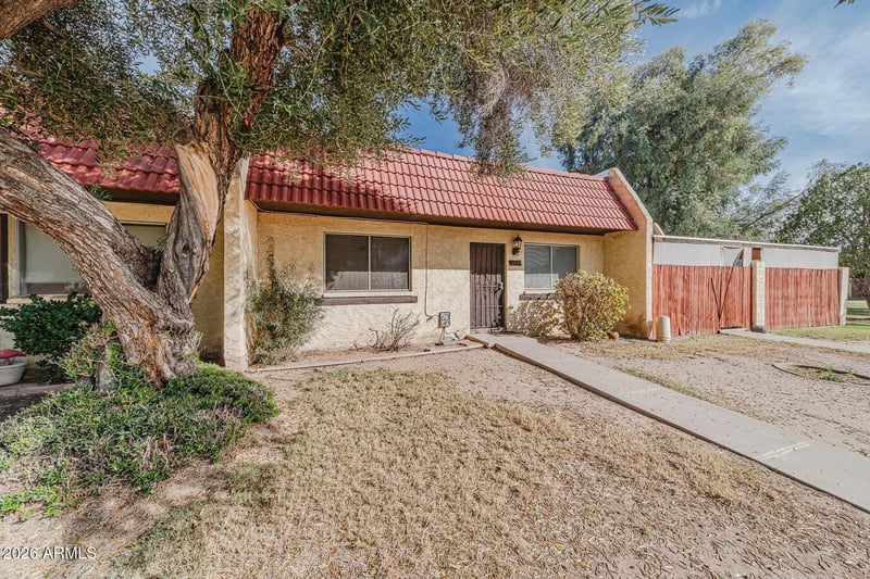 3331 Del Monico Ln, Phoenix, AZ 85051
