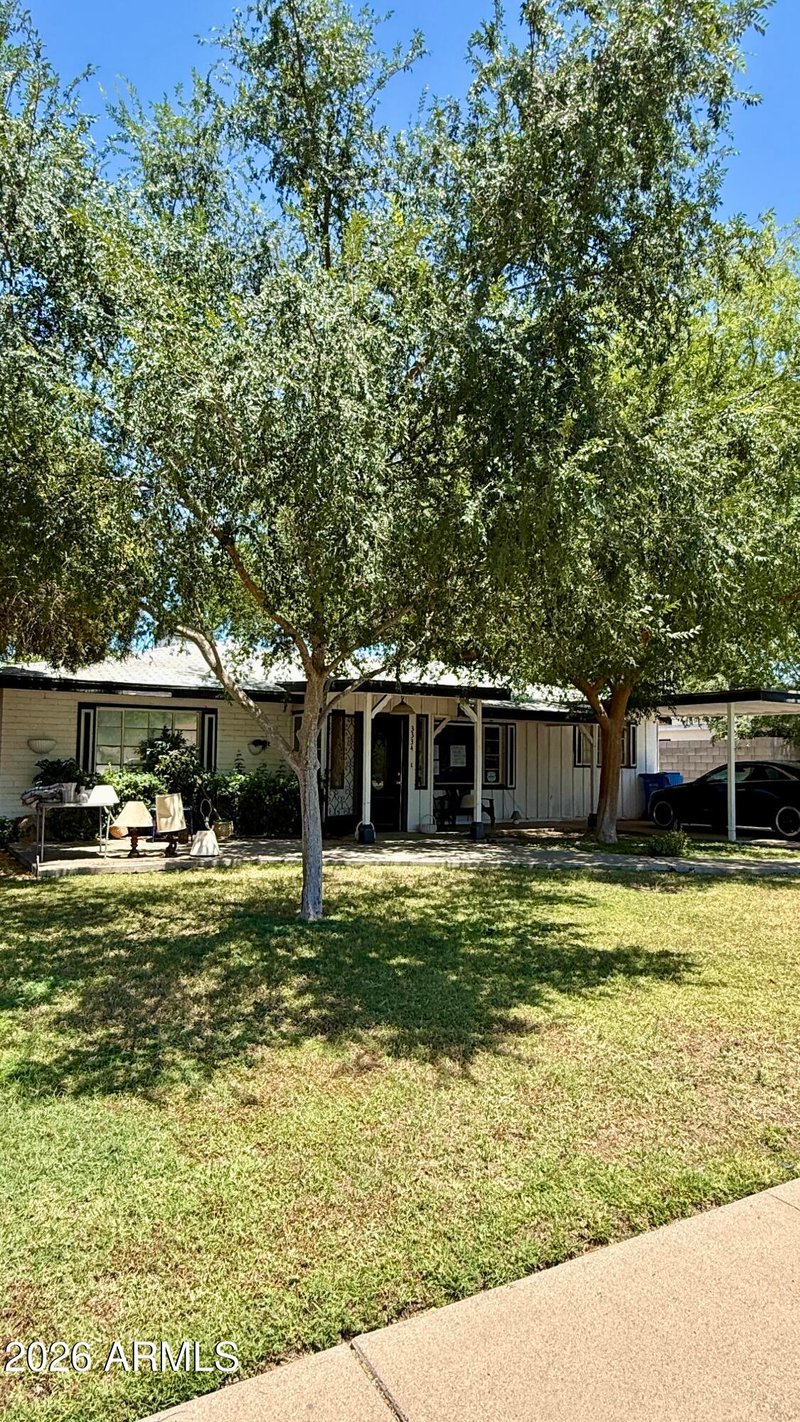 3334 E Clarendon Ave, Phoenix, AZ 85018