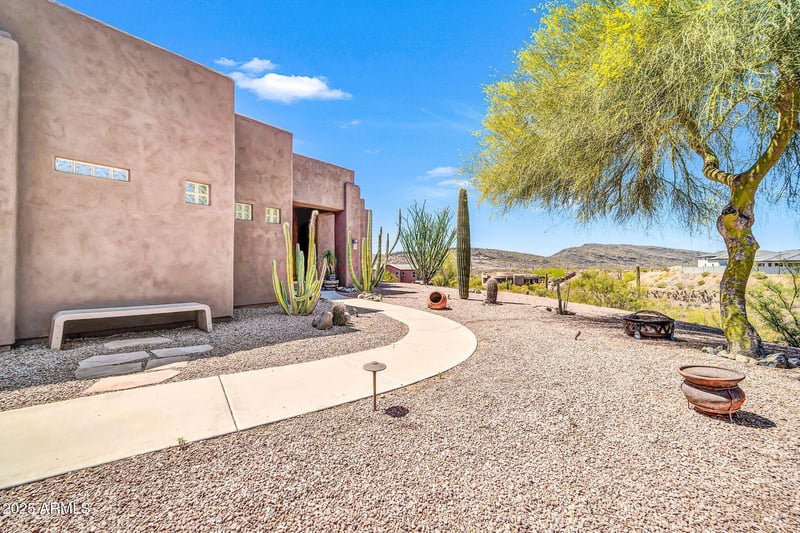 3335 Carriage Dr, Phoenix, AZ 85086