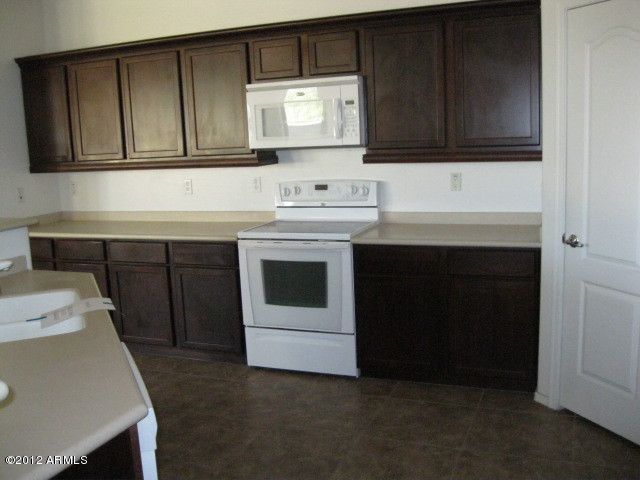 3335 W Grenadine Rd, Phoenix, AZ 85041