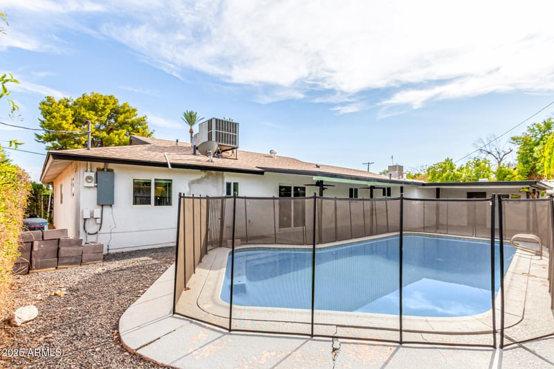 3336 E Earll Dr, Phoenix, AZ 85018
