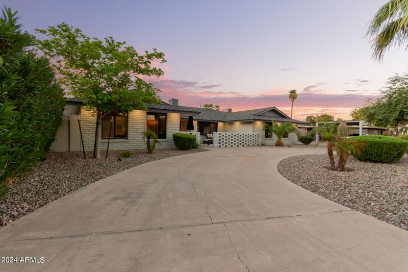 3336 E Mountain View Rd, Phoenix, AZ 85028