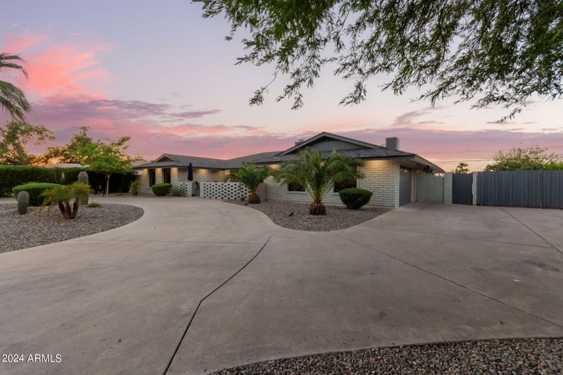 3336 E Mountain View Rd, Phoenix, AZ 85028