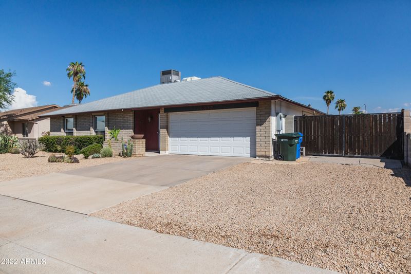 3337 E Anderson Dr, Phoenix, AZ 85032