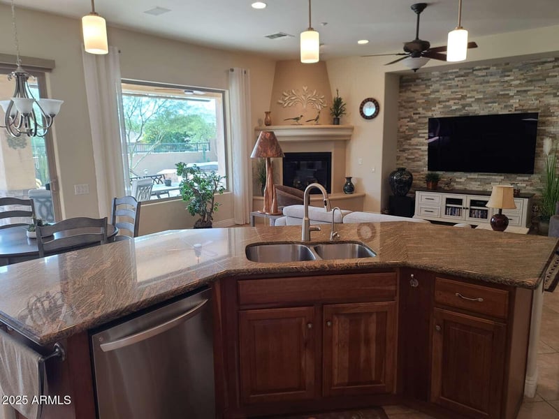 3337 Links Dr, Phoenix, AZ 85086