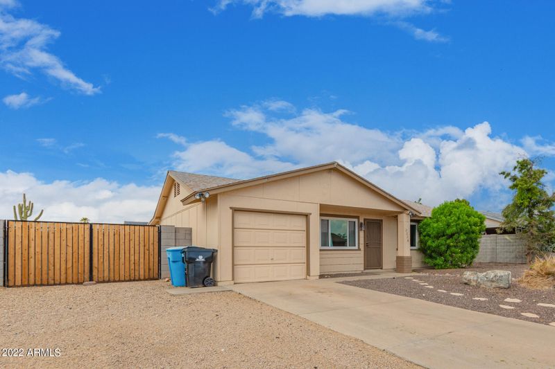 3338 W Oraibi Dr, Phoenix, AZ 85027