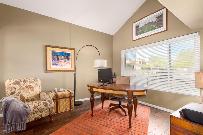 3339 E Amberwood Dr, Phoenix, AZ 85048