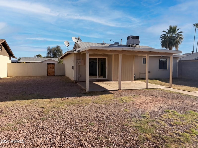 3339 Country Gables Dr, Phoenix, AZ 85053