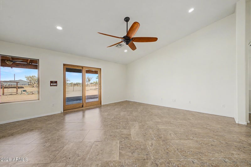 33399 Karen Ln, San Tan Valley, AZ 85143