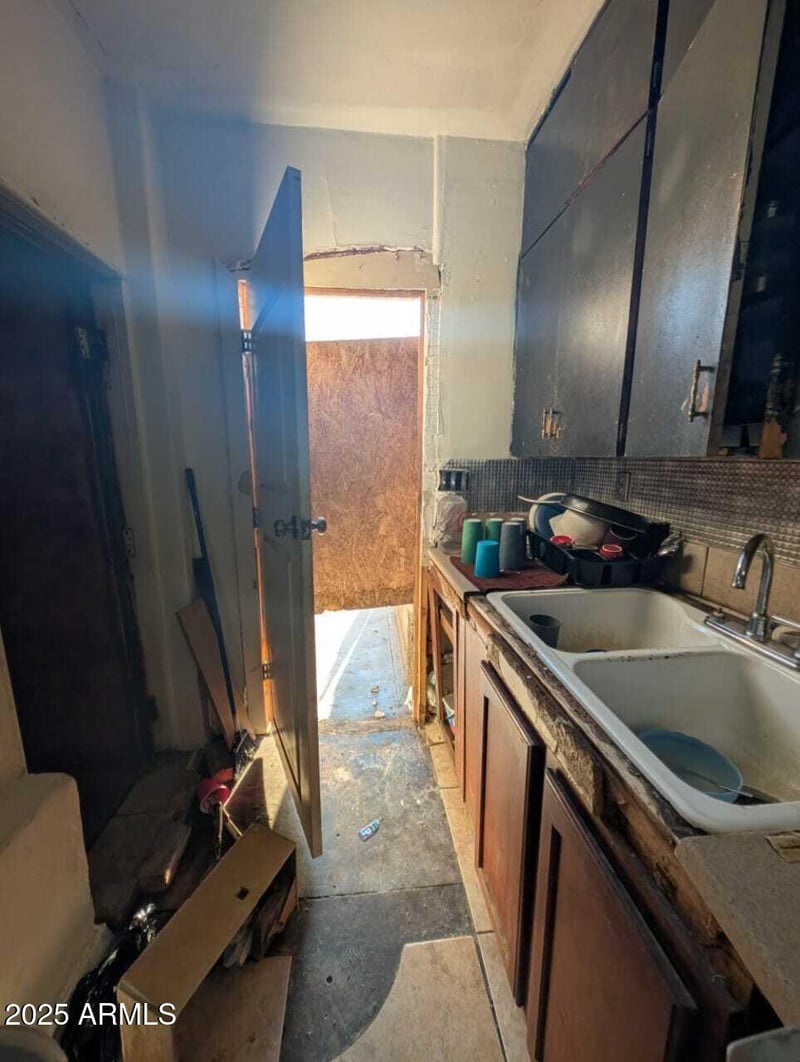 334 18th Dr, Phoenix, AZ 85007