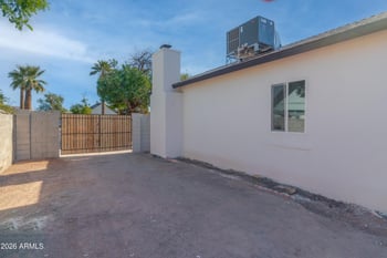 334 18th Dr, Phoenix, AZ 85007