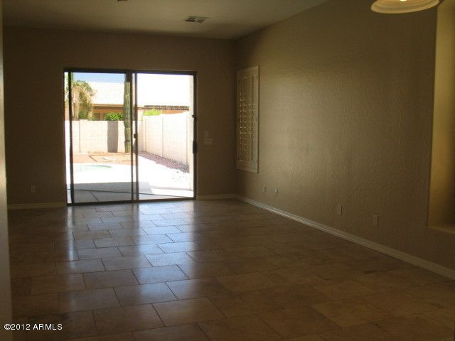 334 W Angela Dr, Phoenix, AZ 85023