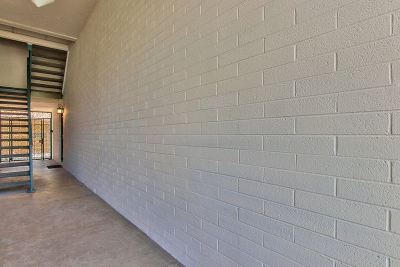 334 W Medlock Dr #A102, Phoenix, AZ 85013