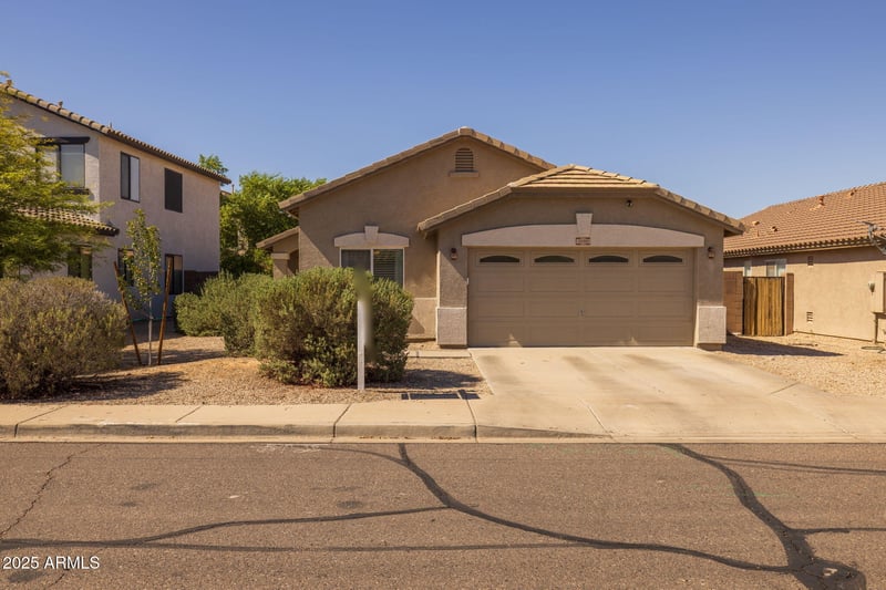 3340 Five Mile Peak Dr, San Tan Valley, AZ 85144