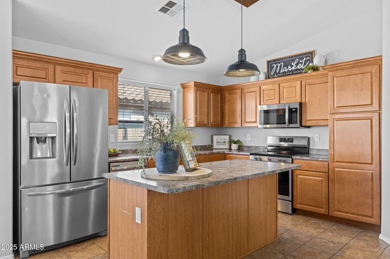 3340 Five Mile Peak Dr, San Tan Valley, AZ 85144