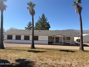 33400 Melanie Ln, Black Canyon City, AZ 85324