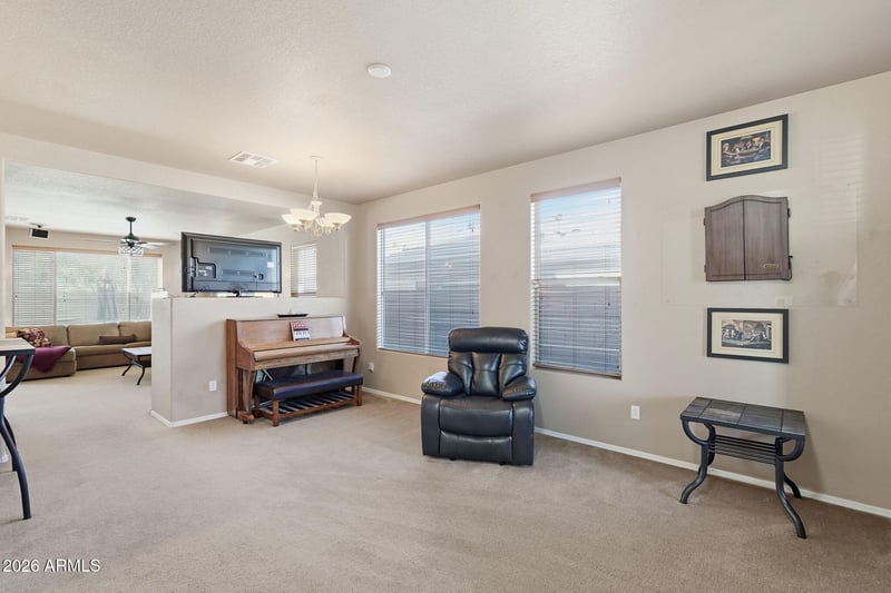 33408 Falcon Trl, San Tan Valley, AZ 85144