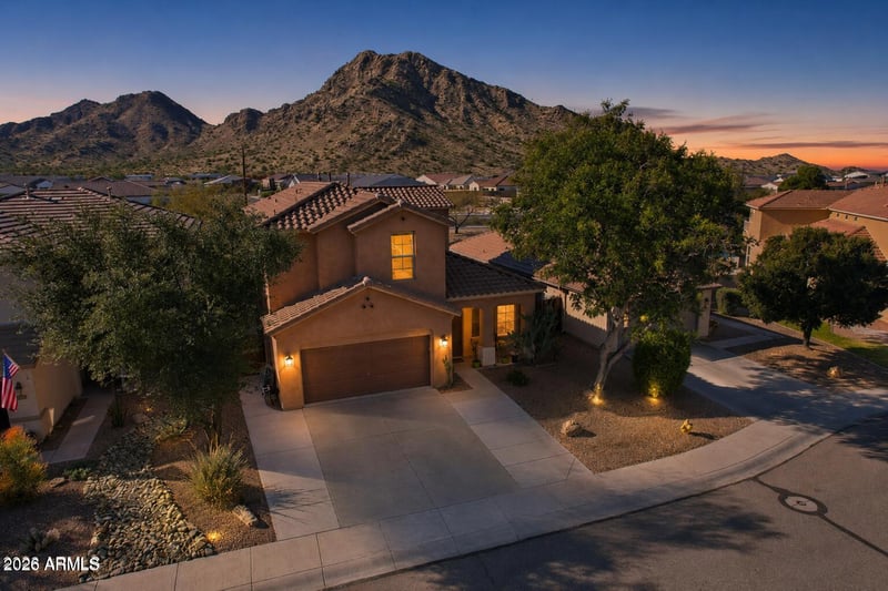 33408 Falcon Trl, San Tan Valley, AZ 85144