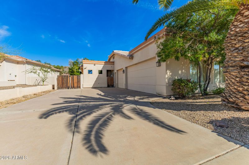 3342 E Suncrest Ct, Phoenix, AZ 85044