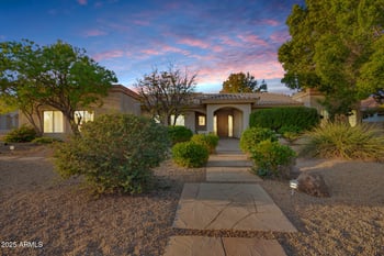 3342 Suncrest Ct, Phoenix, AZ 85044