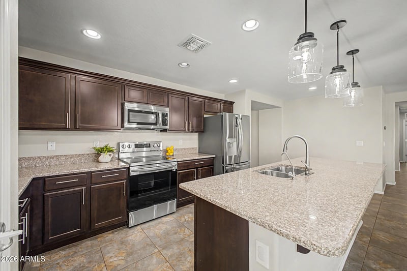 33421 Bowles Dr, San Tan Valley, AZ 85144