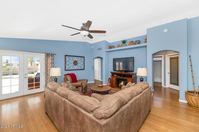 3343 E Kelton Ln, Phoenix, AZ 85032