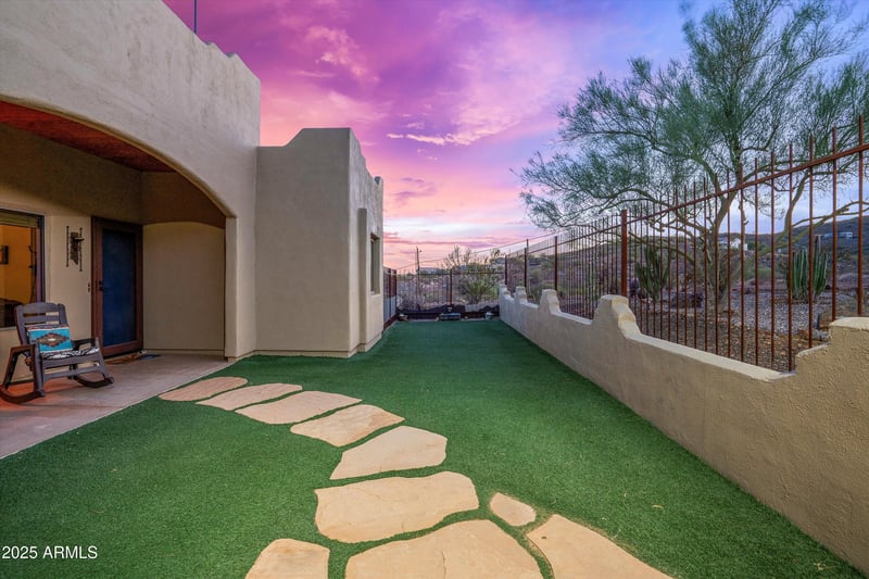 33449 10th St, Phoenix, AZ 85085
